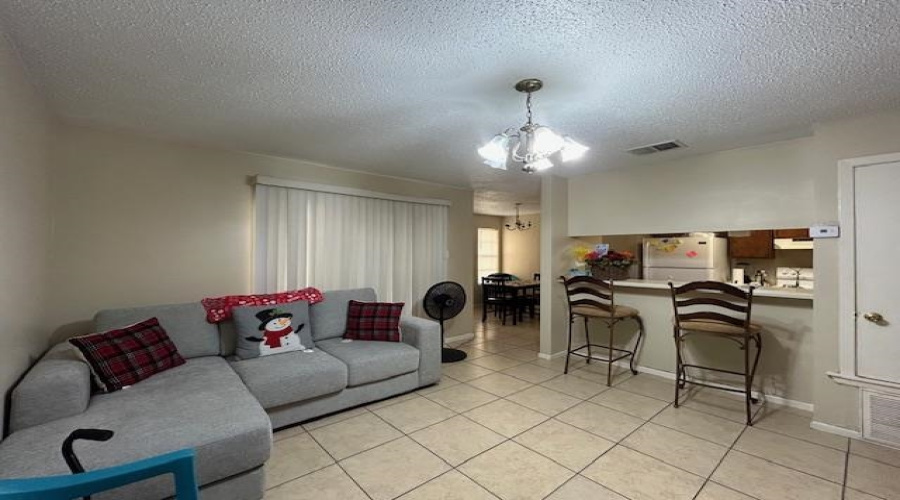 100 E Hillside Rd, Laredo, Texas 78041, 1 Bedroom Bedrooms, 4 Rooms Rooms,1 BathroomBathrooms,Residential,For Sale,100 E Hillside Rd,20254982