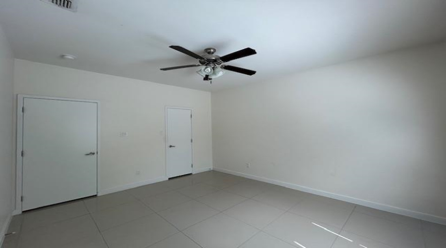 501 Shiloh Dr, LAREDO, Texas 78045, 1 Bedroom Bedrooms, 3 Rooms Rooms,1 BathroomBathrooms,Residential,For Rent,501 Shiloh Dr,20254983