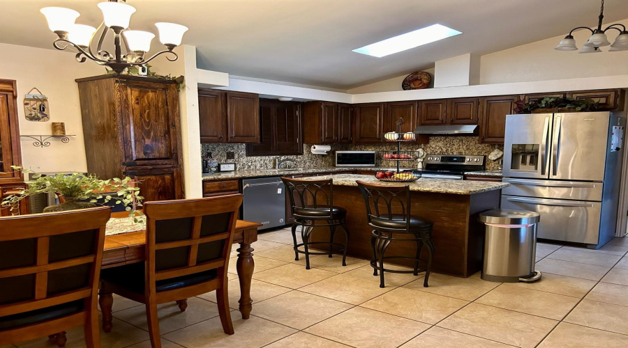 1220 St John Lp, laredo, Texas 78045, 3 Bedrooms Bedrooms, 6 Rooms Rooms,2 BathroomsBathrooms,Residential,For Rent,1220 St John Lp,20254985