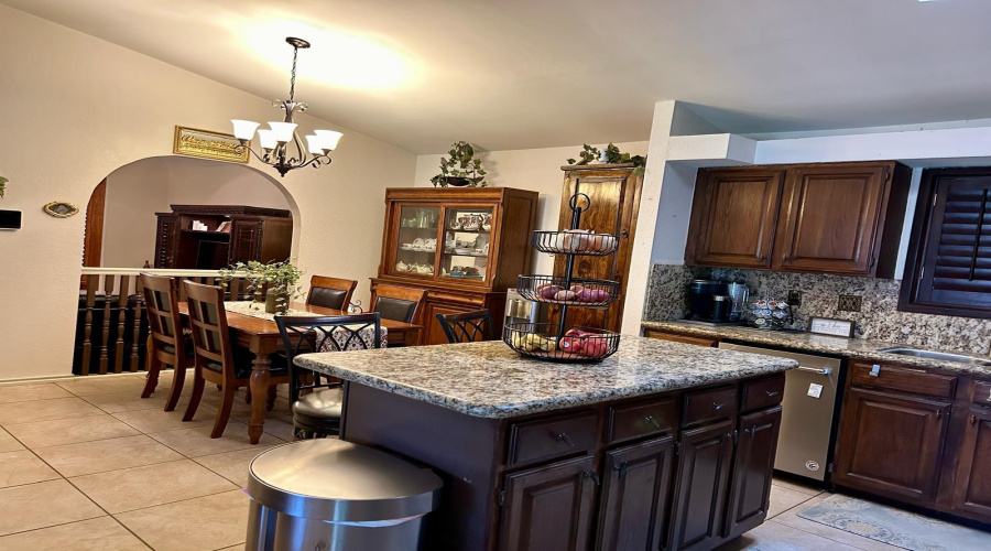 1220 St John Lp, laredo, Texas 78045, 3 Bedrooms Bedrooms, 6 Rooms Rooms,2 BathroomsBathrooms,Residential,For Rent,1220 St John Lp,20254985