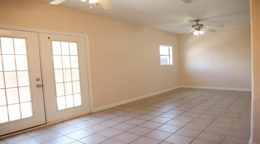 2445 Monarch Dr, Laredo, Texas 78045-6428, 4 Bedrooms Bedrooms, 7 Rooms Rooms,2 BathroomsBathrooms,Residential,For Rent,2445 Monarch Dr,20254988