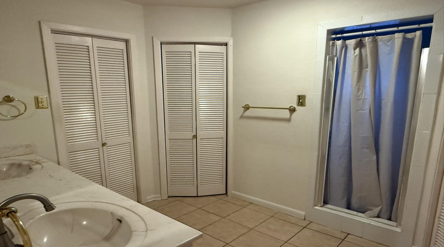 8605 Emily Ave, Laredo, Texas 78045, 3 Bedrooms Bedrooms, 5 Rooms Rooms,2 BathroomsBathrooms,Residential,For Sale,8605 Emily Ave,20254989