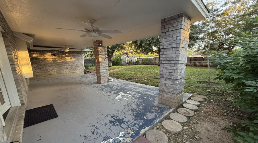 8605 Emily Ave, Laredo, Texas 78045, 3 Bedrooms Bedrooms, 5 Rooms Rooms,2 BathroomsBathrooms,Residential,For Sale,8605 Emily Ave,20254989