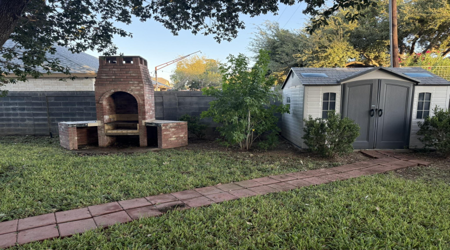 8605 Emily Ave, Laredo, Texas 78045, 3 Bedrooms Bedrooms, 5 Rooms Rooms,2 BathroomsBathrooms,Residential,For Sale,8605 Emily Ave,20254989