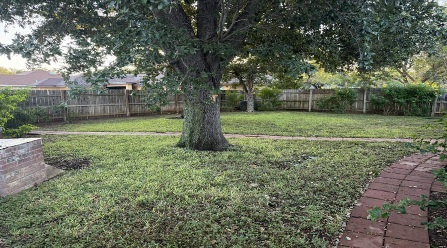 8605 Emily Ave, Laredo, Texas 78045, 3 Bedrooms Bedrooms, 5 Rooms Rooms,2 BathroomsBathrooms,Residential,For Sale,8605 Emily Ave,20254989