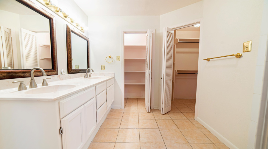 8605 Emily Ave, Laredo, Texas 78045, 3 Bedrooms Bedrooms, 5 Rooms Rooms,2 BathroomsBathrooms,Residential,For Sale,8605 Emily Ave,20254989