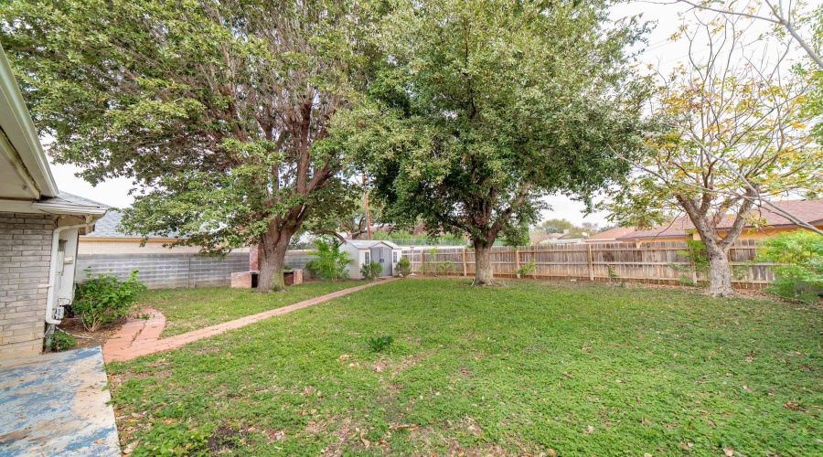 8605 Emily Ave, Laredo, Texas 78045, 3 Bedrooms Bedrooms, 5 Rooms Rooms,2 BathroomsBathrooms,Residential,For Sale,8605 Emily Ave,20254989