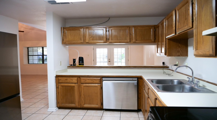 8605 Emily Ave, Laredo, Texas 78045, 3 Bedrooms Bedrooms, 5 Rooms Rooms,2 BathroomsBathrooms,Residential,For Sale,8605 Emily Ave,20254989