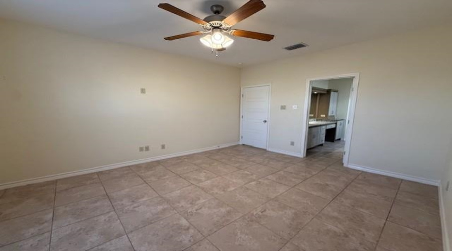 5703 Moses Lp., Laredo, Texas 78046, 3 Bedrooms Bedrooms, 5 Rooms Rooms,2 BathroomsBathrooms,Residential,For Rent,5703 Moses Lp.,20254991