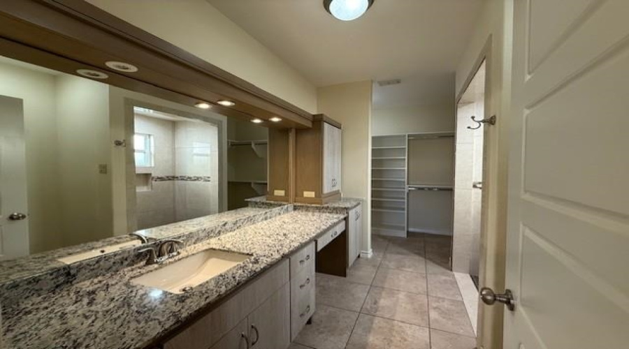 5703 Moses Lp., Laredo, Texas 78046, 3 Bedrooms Bedrooms, 5 Rooms Rooms,2 BathroomsBathrooms,Residential,For Rent,5703 Moses Lp.,20254991