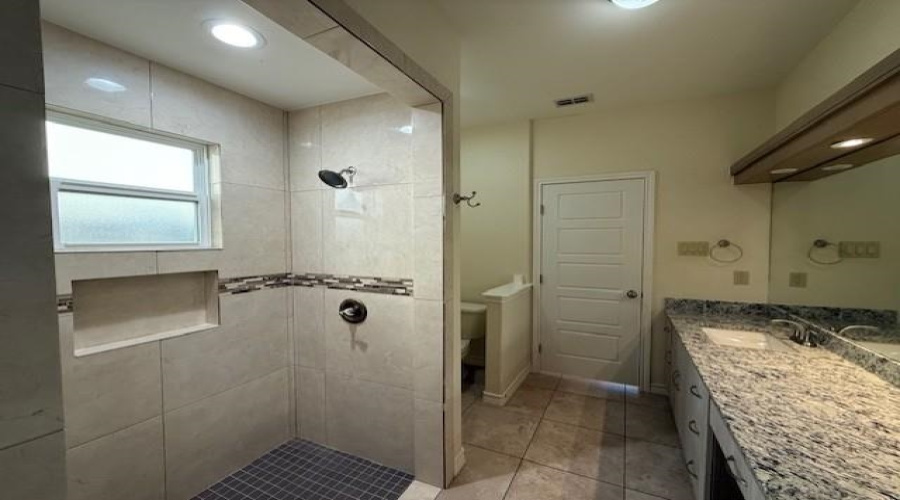 5703 Moses Lp., Laredo, Texas 78046, 3 Bedrooms Bedrooms, 5 Rooms Rooms,2 BathroomsBathrooms,Residential,For Rent,5703 Moses Lp.,20254991