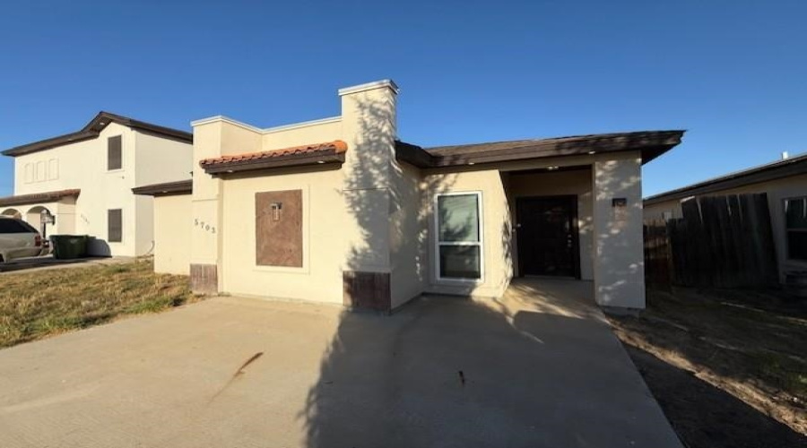 5703 Moses Lp., Laredo, Texas 78046, 3 Bedrooms Bedrooms, 5 Rooms Rooms,2 BathroomsBathrooms,Residential,For Rent,5703 Moses Lp.,20254991