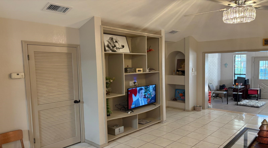 505 Sunridge Lp, LAREDO, Texas 78041, 2 Bedrooms Bedrooms, 6 Rooms Rooms,2 BathroomsBathrooms,Residential,For Sale,505 Sunridge Lp,20254992