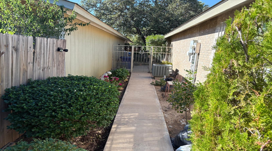 505 Sunridge Lp, LAREDO, Texas 78041, 2 Bedrooms Bedrooms, 6 Rooms Rooms,2 BathroomsBathrooms,Residential,For Sale,505 Sunridge Lp,20254992