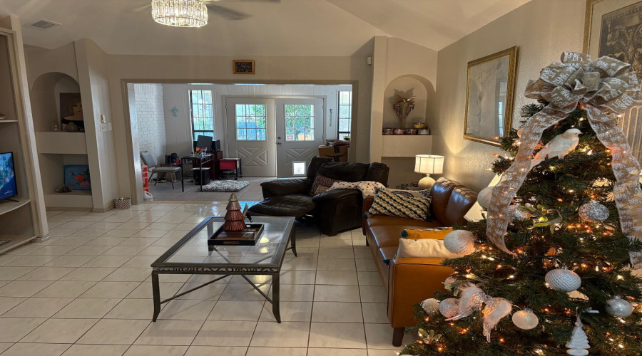 505 Sunridge Lp, LAREDO, Texas 78041, 2 Bedrooms Bedrooms, 6 Rooms Rooms,2 BathroomsBathrooms,Residential,For Sale,505 Sunridge Lp,20254992