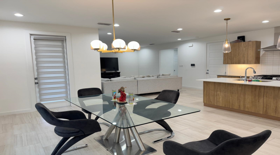 216 Deer Path Loop, Laredo, Texas 78045, 3 Bedrooms Bedrooms, 6 Rooms Rooms,2 BathroomsBathrooms,Residential,For Sale,216 Deer Path Loop,20254993