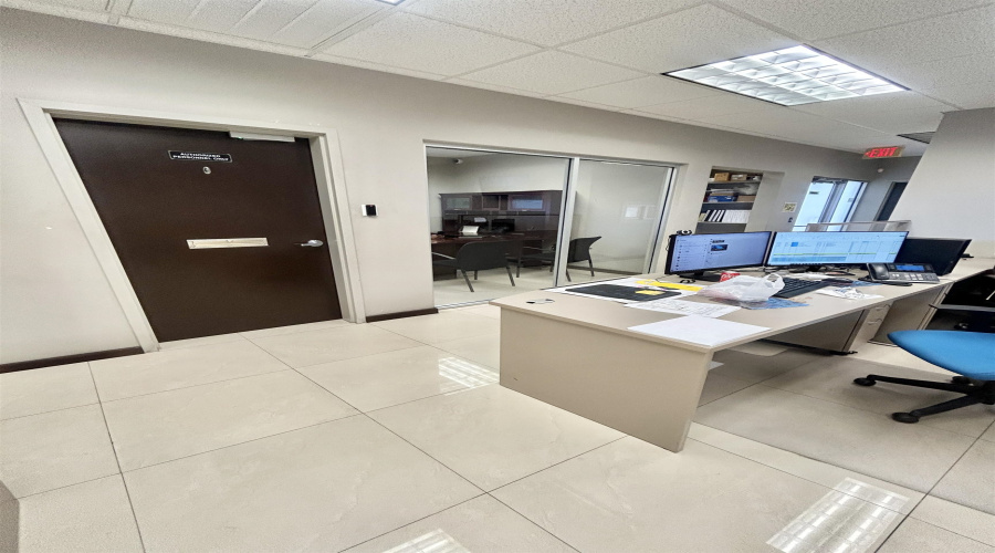 606 Grand Central Blvd, Laredo, Texas 78045, 1 Bedroom Bedrooms, 21 Rooms Rooms,3 BathroomsBathrooms,Commercial/industrial,For Rent,606 Grand Central Blvd,20255000