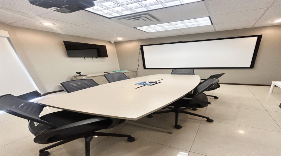 606 Grand Central Blvd, Laredo, Texas 78045, 1 Bedroom Bedrooms, 21 Rooms Rooms,3 BathroomsBathrooms,Commercial/industrial,For Rent,606 Grand Central Blvd,20255000