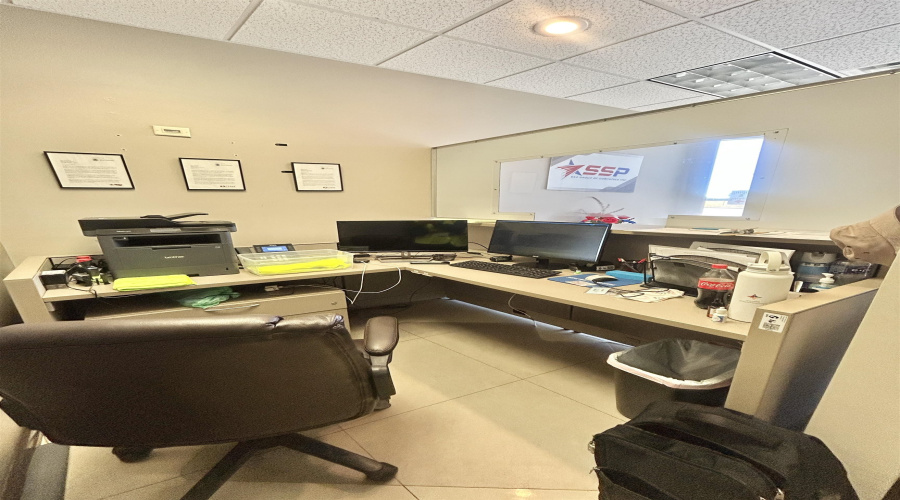 606 Grand Central Blvd, Laredo, Texas 78045, 1 Bedroom Bedrooms, 21 Rooms Rooms,3 BathroomsBathrooms,Commercial/industrial,For Rent,606 Grand Central Blvd,20255000