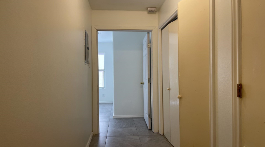 823 Witherspoon Lp, Laredo, Texas 78046-8822, 5 Bedrooms Bedrooms, 7 Rooms Rooms,2 BathroomsBathrooms,Residential,For Sale,823 Witherspoon Lp,20254906