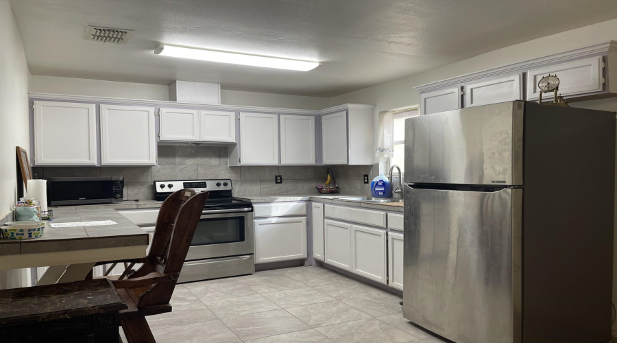 823 Witherspoon Lp, Laredo, Texas 78046-8822, 5 Bedrooms Bedrooms, 7 Rooms Rooms,2 BathroomsBathrooms,Residential,For Sale,823 Witherspoon Lp,20254906