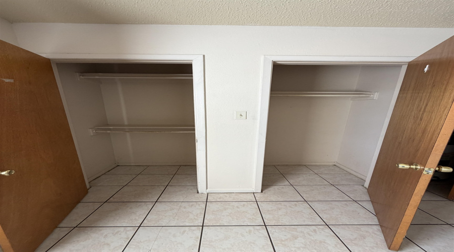 2601 Springfield Ave, Laredo, Texas 78040, ,Multi-family,For Rent,2601 Springfield Ave,20255006