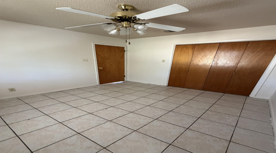 2601 Springfield Ave, Laredo, Texas 78040, ,Multi-family,For Rent,2601 Springfield Ave,20255006