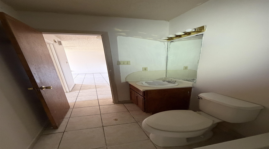 2601 Springfield Ave, Laredo, Texas 78040, ,Multi-family,For Rent,2601 Springfield Ave,20255006