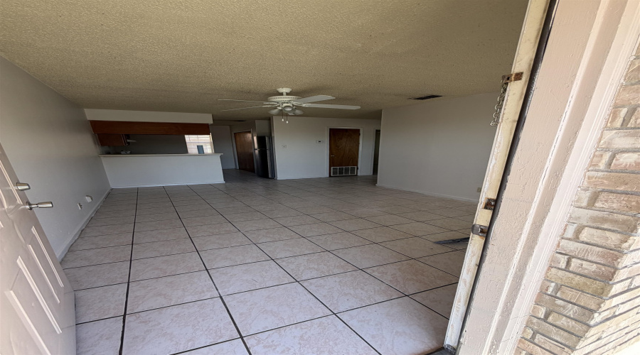 2601 Springfield Ave, Laredo, Texas 78040, ,Multi-family,For Rent,2601 Springfield Ave,20255006