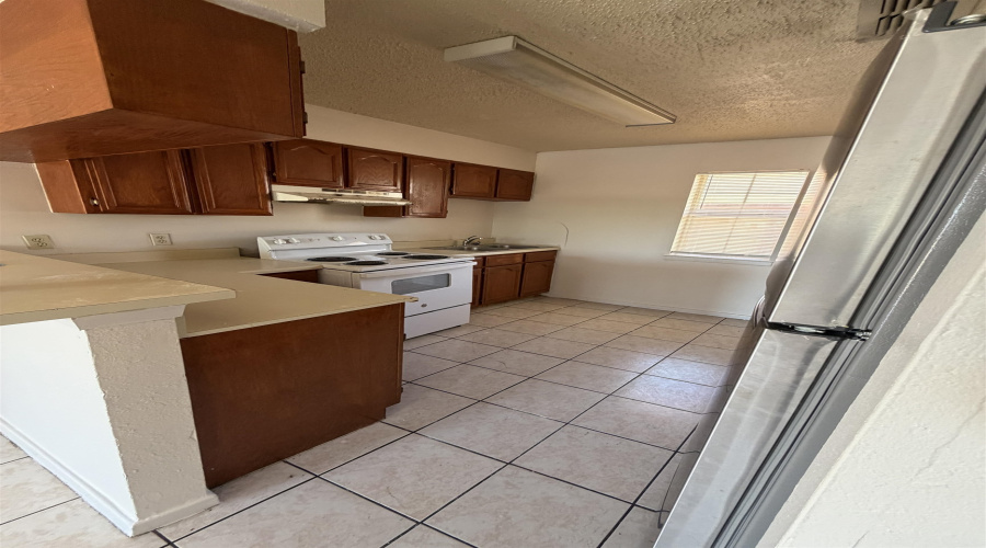2601 Springfield Ave, Laredo, Texas 78040, ,Multi-family,For Rent,2601 Springfield Ave,20255006