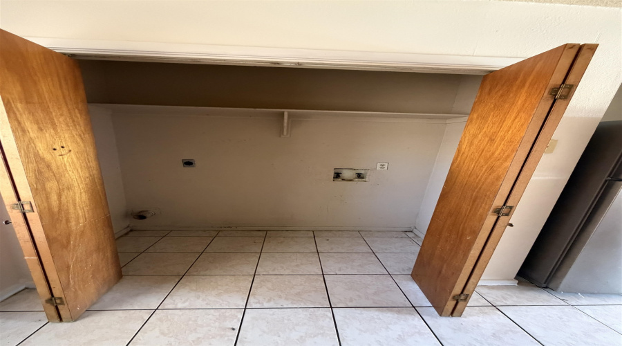 2601 Springfield Ave, Laredo, Texas 78040, ,Multi-family,For Rent,2601 Springfield Ave,20255006