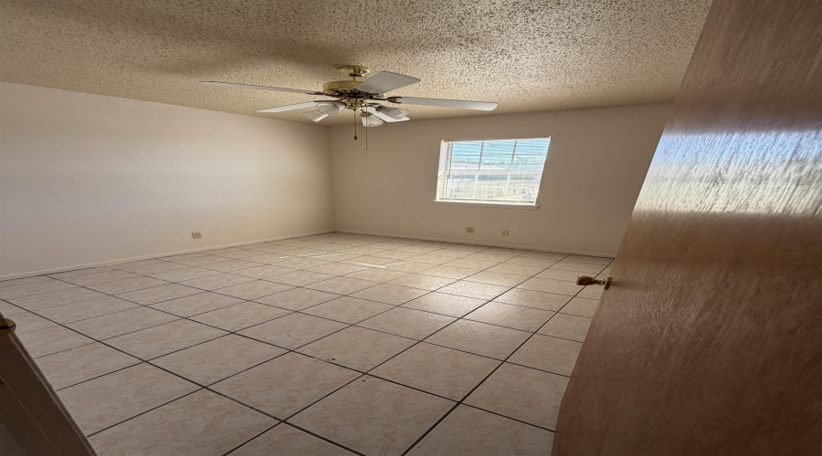 2601 Springfield Ave, Laredo, Texas 78040, ,Multi-family,For Rent,2601 Springfield Ave,20255006