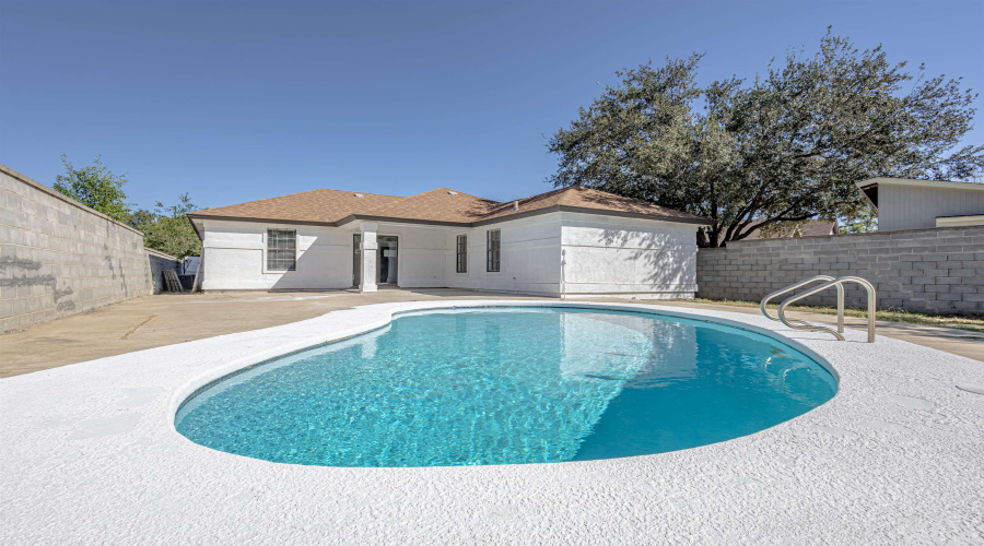8715 Puerto Amarante, LAREDO, Texas 78045, 3 Bedrooms Bedrooms, 5 Rooms Rooms,2 BathroomsBathrooms,Residential,For Sale,8715 Puerto Amarante,20254999