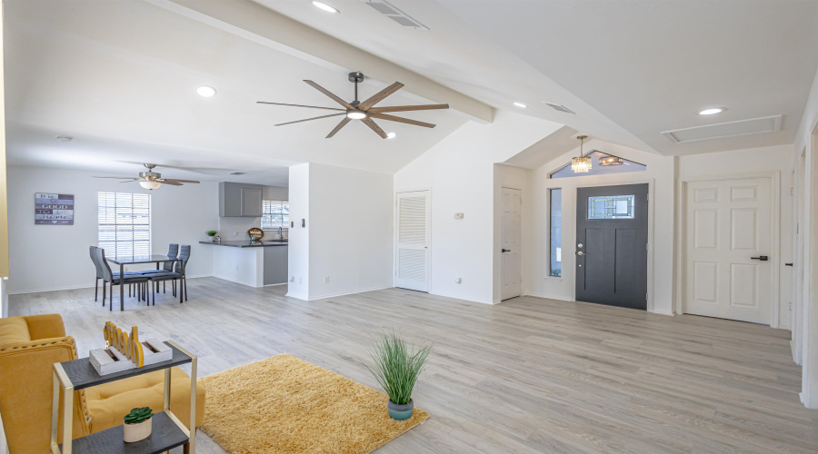 8715 Puerto Amarante, LAREDO, Texas 78045, 3 Bedrooms Bedrooms, 5 Rooms Rooms,2 BathroomsBathrooms,Residential,For Sale,8715 Puerto Amarante,20254999