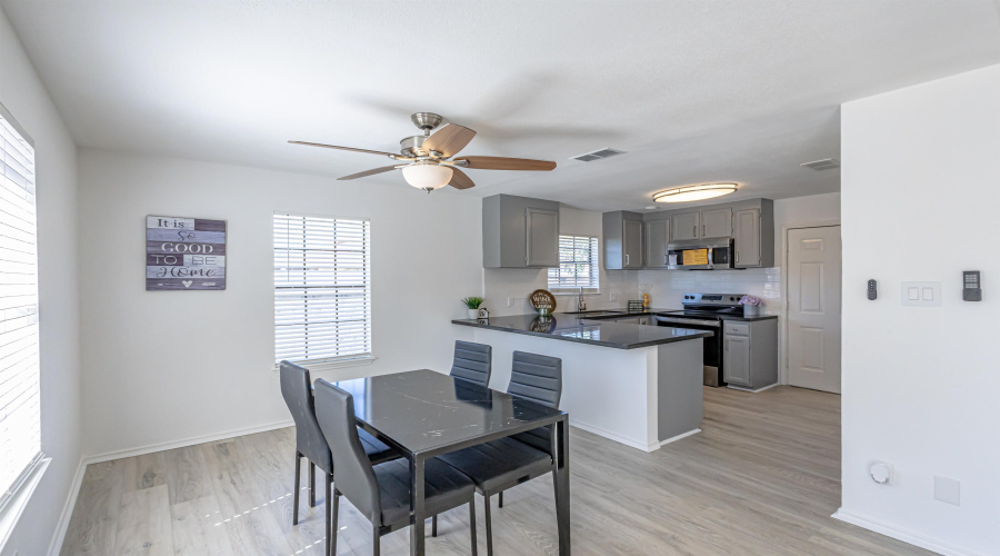 8715 Puerto Amarante, LAREDO, Texas 78045, 3 Bedrooms Bedrooms, 5 Rooms Rooms,2 BathroomsBathrooms,Residential,For Sale,8715 Puerto Amarante,20254999