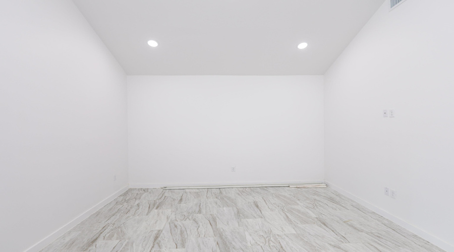 3911 Casa Blanca Lake Rd, Laredo, Texas 78041, 3 Bedrooms Bedrooms, 5 Rooms Rooms,2 BathroomsBathrooms,Residential,For Rent,3911 Casa Blanca Lake Rd,20255004