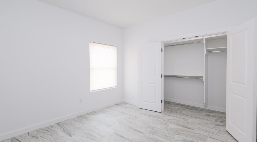 3911 Casa Blanca Lake Rd, Laredo, Texas 78041, 3 Bedrooms Bedrooms, 5 Rooms Rooms,2 BathroomsBathrooms,Residential,For Rent,3911 Casa Blanca Lake Rd,20255004