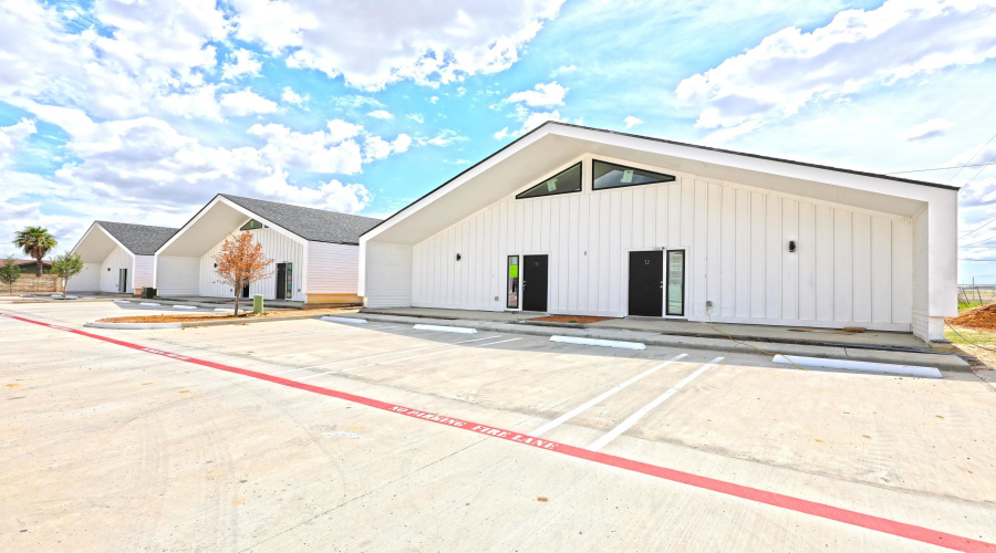 3911 Casa Blanca Lake Rd, Laredo, Texas 78041, 3 Bedrooms Bedrooms, 5 Rooms Rooms,2 BathroomsBathrooms,Residential,For Rent,3911 Casa Blanca Lake Rd,20255004