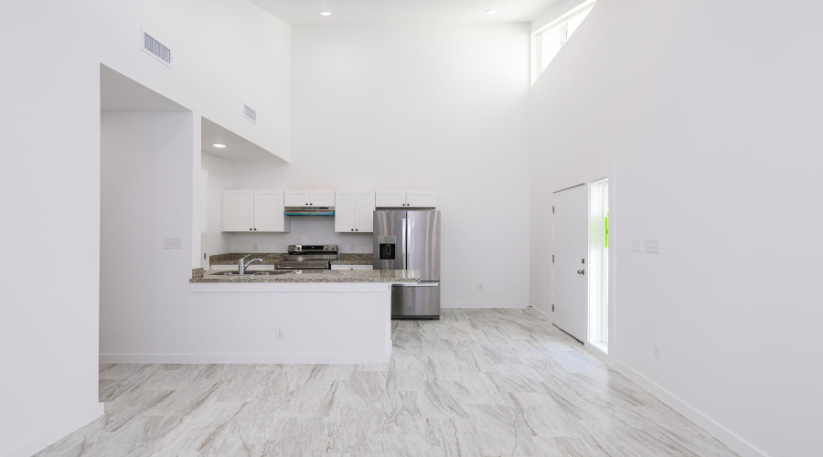 3911 Casa Blanca Lake Rd, Laredo, Texas 78041, 3 Bedrooms Bedrooms, 5 Rooms Rooms,2 BathroomsBathrooms,Residential,For Rent,3911 Casa Blanca Lake Rd,20255004