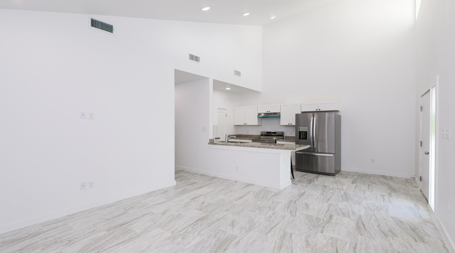 3911 Casa Blanca Lake Rd, Laredo, Texas 78041, 3 Bedrooms Bedrooms, 5 Rooms Rooms,2 BathroomsBathrooms,Residential,For Rent,3911 Casa Blanca Lake Rd,20255004