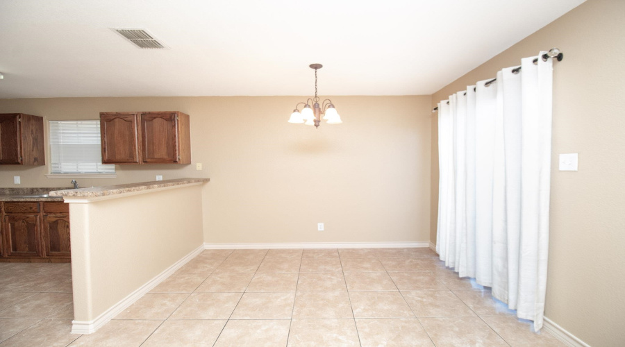 4248 Dorel Dr, Laredo, Texas 78041, 3 Bedrooms Bedrooms, 4 Rooms Rooms,2 BathroomsBathrooms,Residential,For Rent,4248 Dorel Dr,20255008