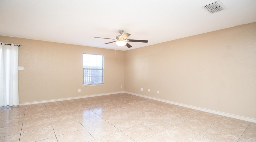 4248 Dorel Dr, Laredo, Texas 78041, 3 Bedrooms Bedrooms, 4 Rooms Rooms,2 BathroomsBathrooms,Residential,For Rent,4248 Dorel Dr,20255008