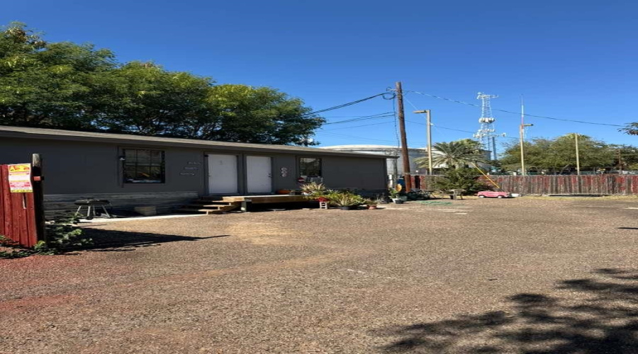 1006 Garfield St, Laredo, Texas 78040, ,Multi-family,For Sale,1006 Garfield St,20255011