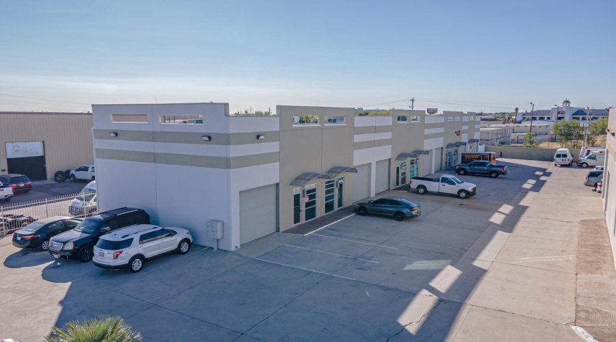 6318 Krone Bldg A 1, LAREDO, Texas 78041, 11 Rooms Rooms,1 BathroomBathrooms,Commercial retail/office,For Rent,6318 Krone Bldg A 1,20255014