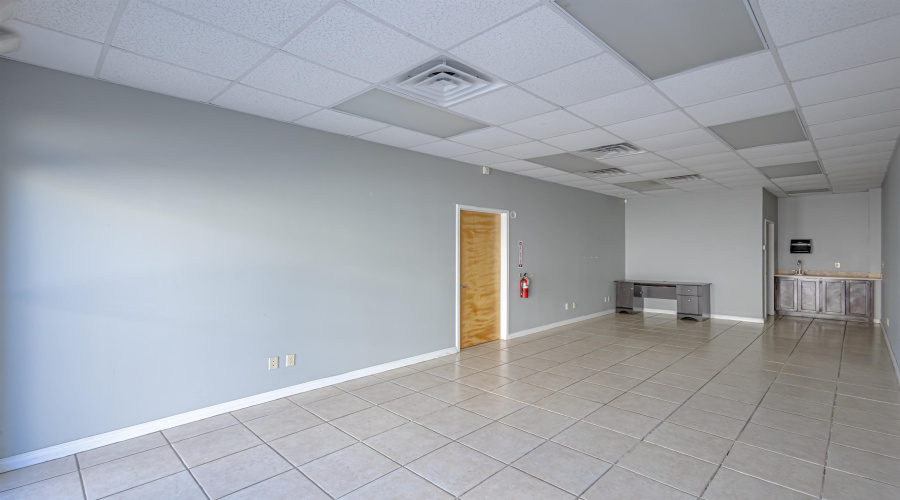 6318 Krone Bldg A 1, LAREDO, Texas 78041, 11 Rooms Rooms,1 BathroomBathrooms,Commercial retail/office,For Rent,6318 Krone Bldg A 1,20255014