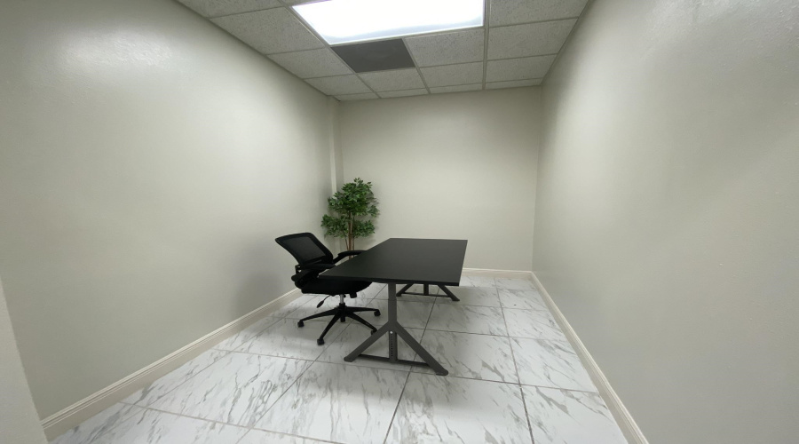 213 W Village Blvd, LAREDO, Texas 78045, 1 Room Rooms,2 BathroomsBathrooms,Commercial retail/office,For Rent,213 W Village Blvd,20255019