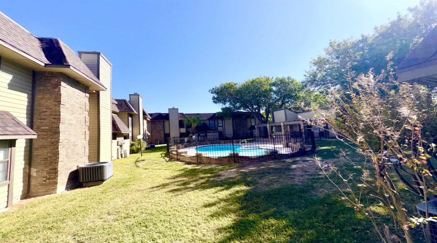 200 Martingale Ln, Laredo, Texas 78041, 2 Bedrooms Bedrooms, 5 Rooms Rooms,2 BathroomsBathrooms,Residential,For Rent,200 Martingale Ln,20255012