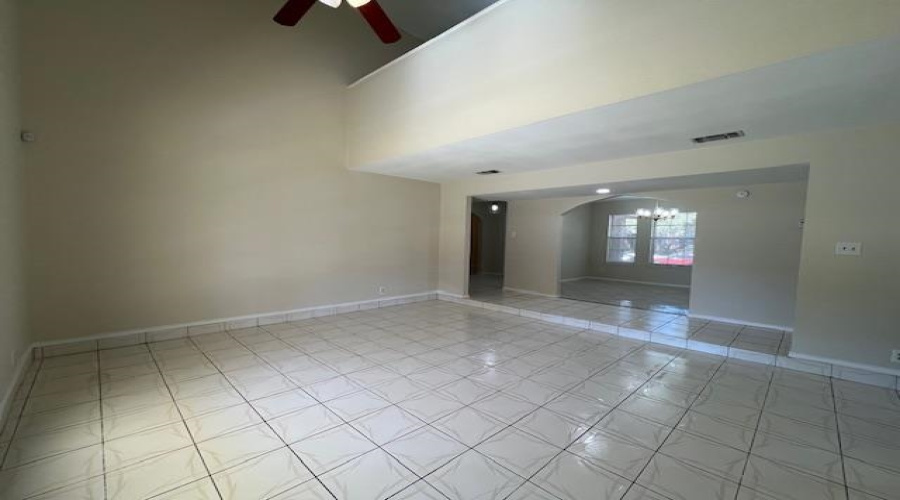 1305 Glen Ln, Laredo, Texas 78045-0000, 4 Bedrooms Bedrooms, 8 Rooms Rooms,2 BathroomsBathrooms,Residential,For Rent,1305 Glen Ln,20255013