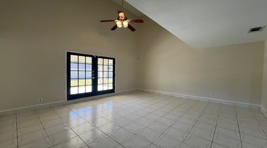 1305 Glen Ln, Laredo, Texas 78045-0000, 4 Bedrooms Bedrooms, 8 Rooms Rooms,2 BathroomsBathrooms,Residential,For Rent,1305 Glen Ln,20255013