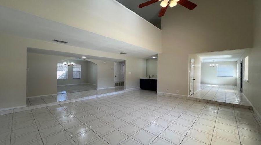 1305 Glen Ln, Laredo, Texas 78045-0000, 4 Bedrooms Bedrooms, 8 Rooms Rooms,2 BathroomsBathrooms,Residential,For Rent,1305 Glen Ln,20255013